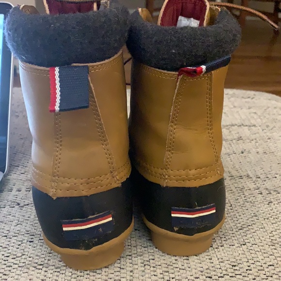 Tommy Hilfiger Duck Boot - Picture 2 of 4